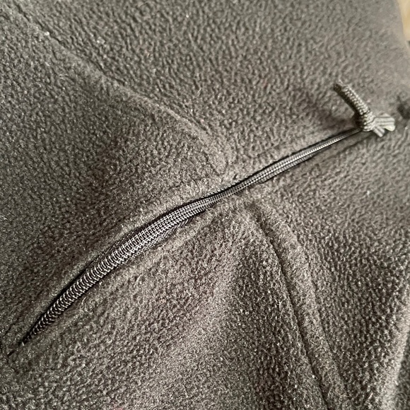 The North Face Men's Black Performance Jacket - Picture 6 of 7